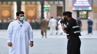 خوفًا من الأمراض المعدية.. فحوصات مشددة للحجاج